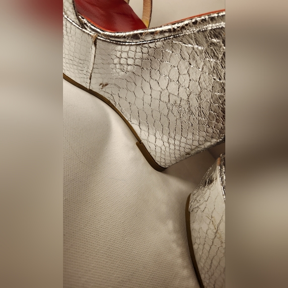 Mangano Italy silver leather platform high heels size 39 Womans Shoe - Picture 7 of 8